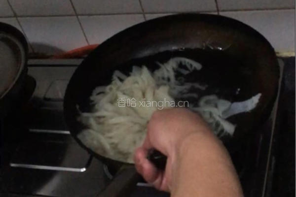 辣炒红油百叶的做法图解1