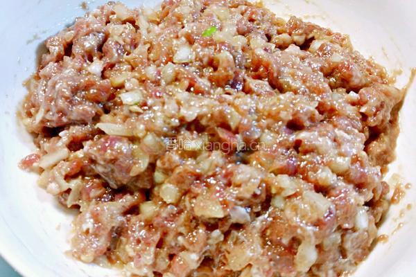 洋葱牛肉馅饼的做法图解3