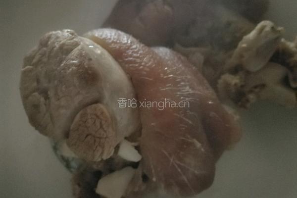 手靶猪蹄的做法图解1