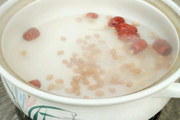 红枣花生粥的做法图解5