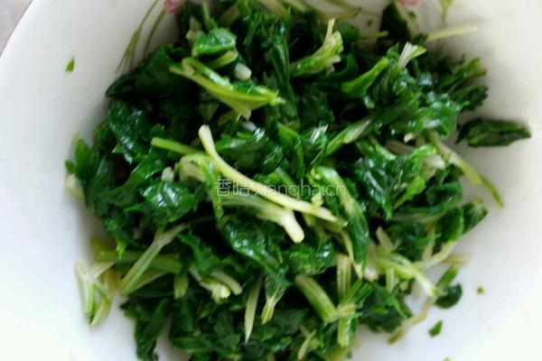 拌芹菜叶