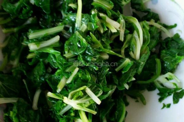 拌芹菜叶的做法图解4