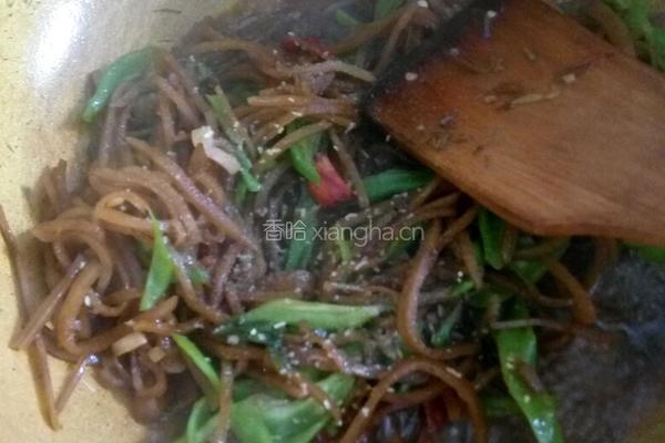 辣炒咸菜的做法图解5