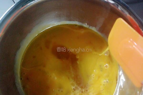 橙味足球蛋糕的做法图解1
