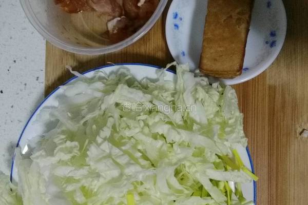 香干韭黄百财肉丝的做法图解1