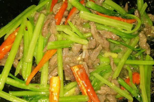 辣椒芹菜炒牛肉的做法图解8