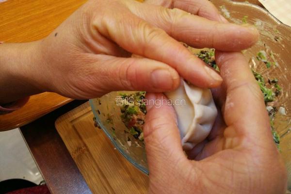 月牙饺子包法的做法图解16