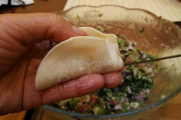 柳叶饺子的包法的做法图解13