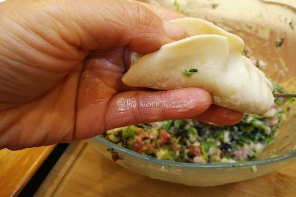 柳叶饺子的包法的做法图解19