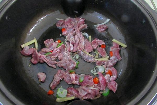 泡藕带爆炒牛肉的做法图解3