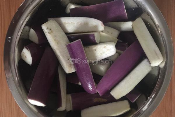 蒜蓉茄子的做法图解3