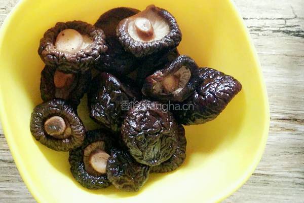 老鸭炖香菇的做法图解10