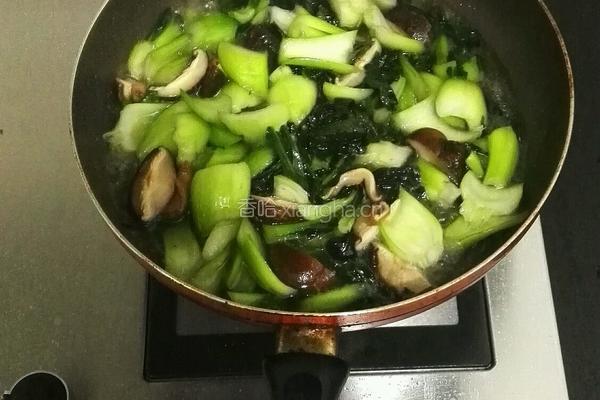 紫青菜烩香菇的做法图解6