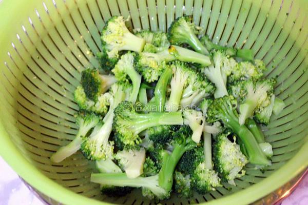 凉拌西兰花的做法图解4