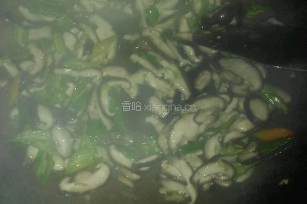 青椒炒香菇的做法图解7