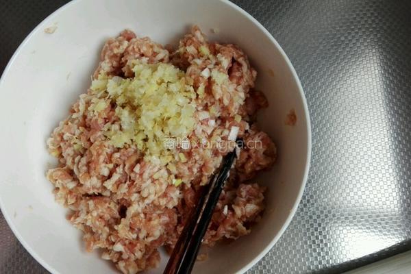 炸萝卜豆腐肉丸的做法图解2