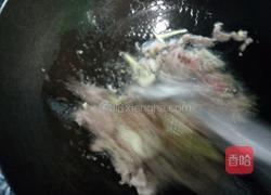 芹菜炒牛肉的做法图解4