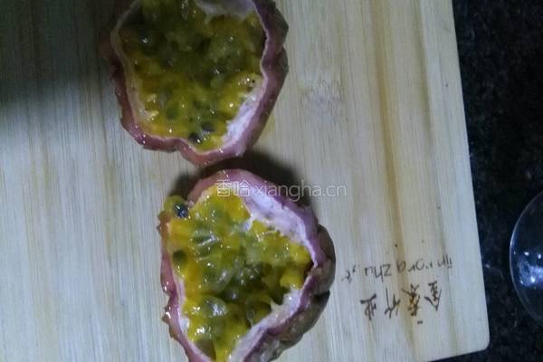 蜂蜜百香茶的做法图解2