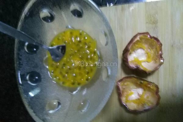 蜂蜜百香茶的做法图解3