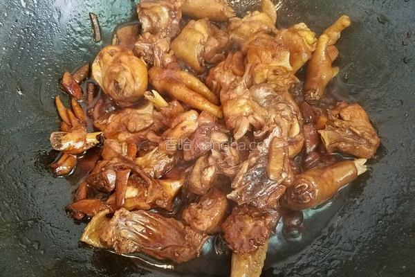 酱油炒鸡肉的做法图解6