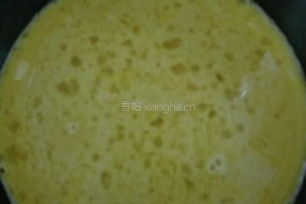 鸡蛋黄玫瑰的做法图解2