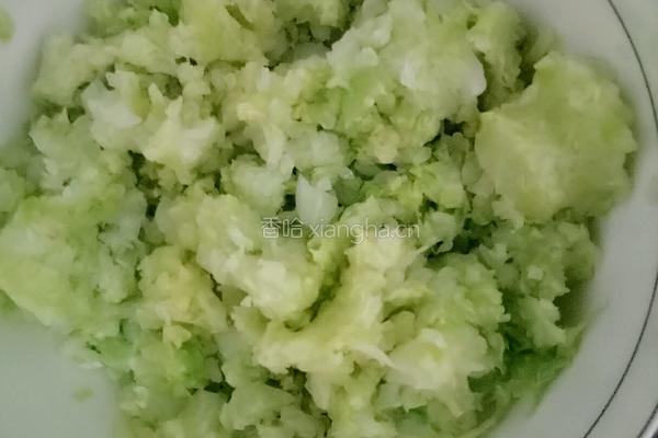 猪肉圆白菜水饺的做法图解3