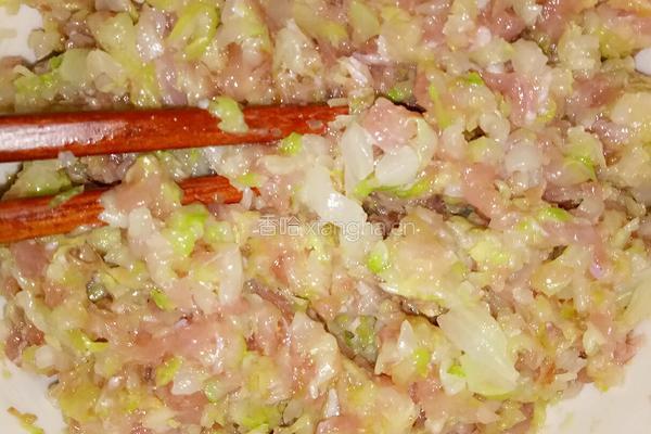 猪肉圆白菜水饺的做法图解4