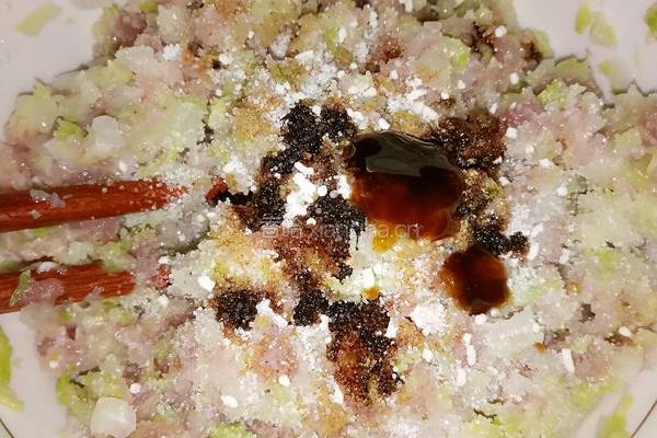 猪肉圆白菜水饺的做法图解5
