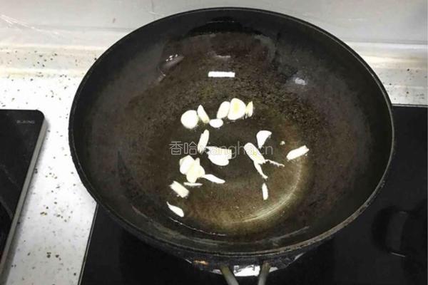 蒜台炒肉的做法图解2