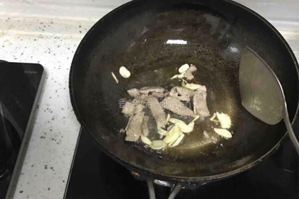 蒜台炒肉的做法图解3