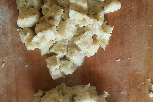 豆芽拌面筋的做法图解2