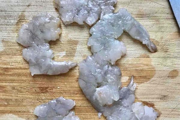 香辣虾滑的做法图解2