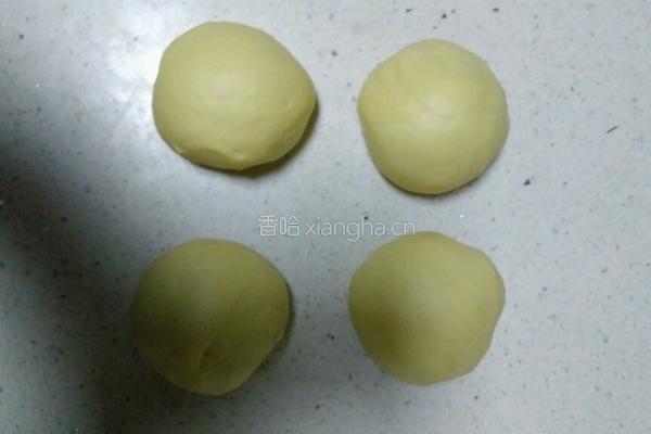 萌萌哒圣诞老人面包的做法图解2