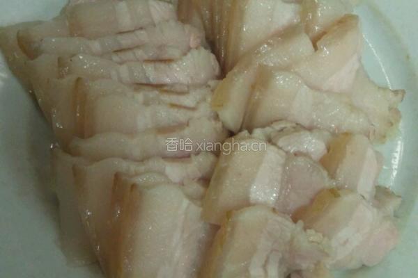 韭菜苔炒三层肉的做法图解1