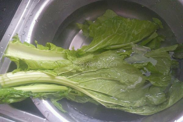 清炒芥菜的做法图解1