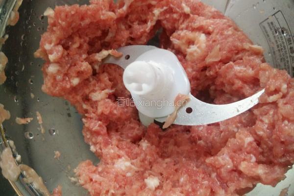 白菜虾仁饺子的做法图解1