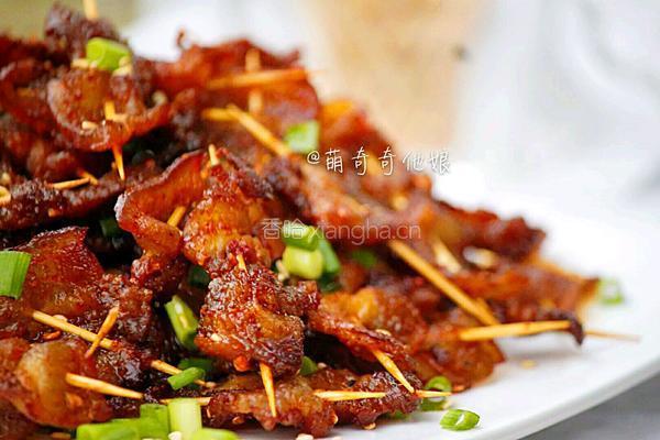 牙签烤五花肉的做法图解1