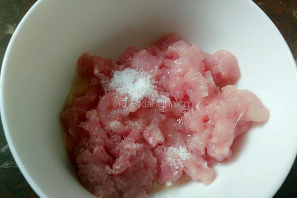 芥菜瘦肉汤的做法图解1