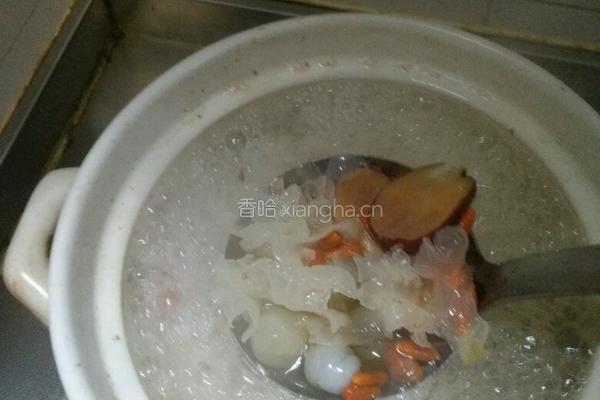 养生银耳羹的做法图解4