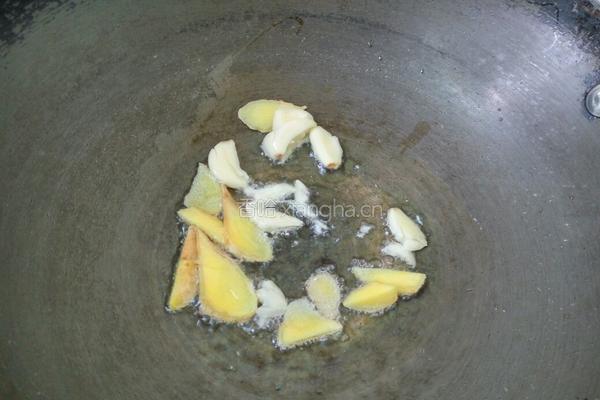 溜肥肠（老家吃法）的做法图解2