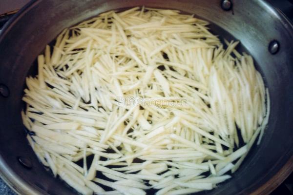 肉丝炒茭白的做法图解5
