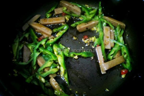 老坛酸菜火腿炒面的做法图解5