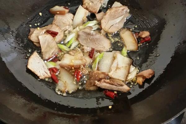芹菜炒肉的做法图解3