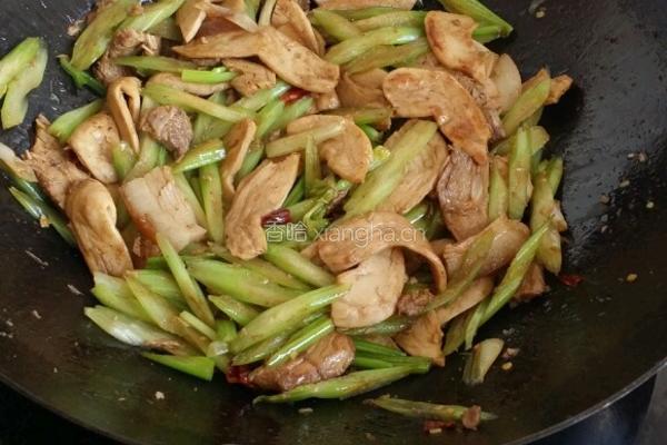 芹菜炒肉的做法图解4