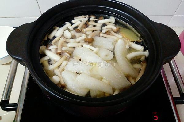 竹荪杂菌炖鸡汤的做法图解5