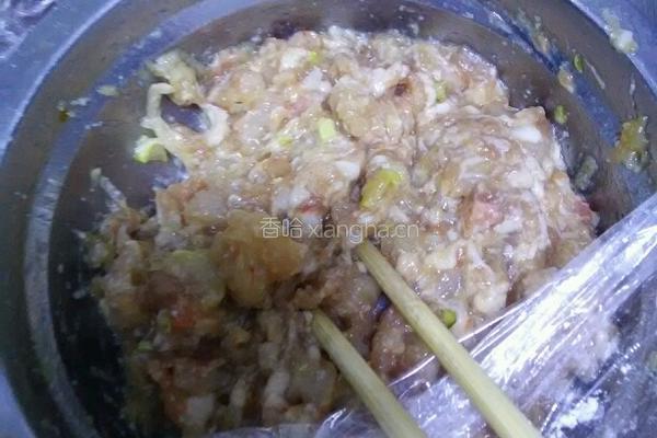 虾仁猪肉大馅馄饨的做法图解2