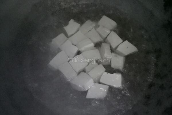 白菜炒豆腐的做法图解3