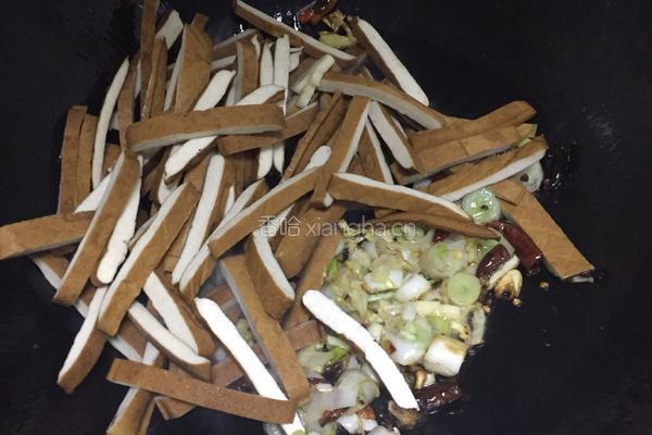 芹菜炒香干的做法图解5