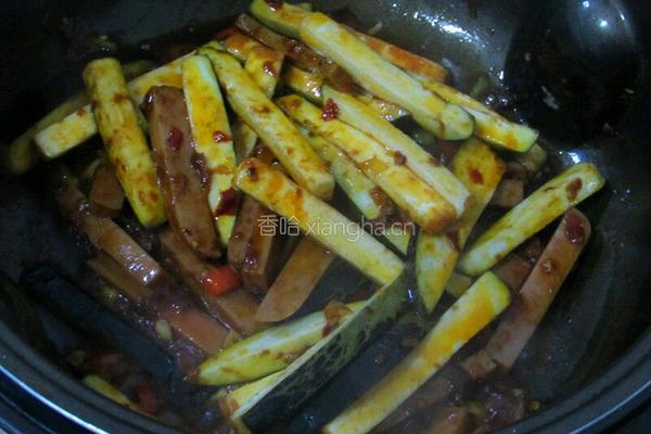 豆瓣茄子火腿的做法图解6