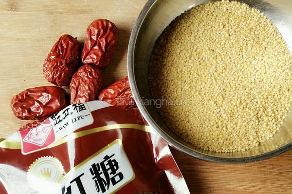 红糖小米粥的做法图解1